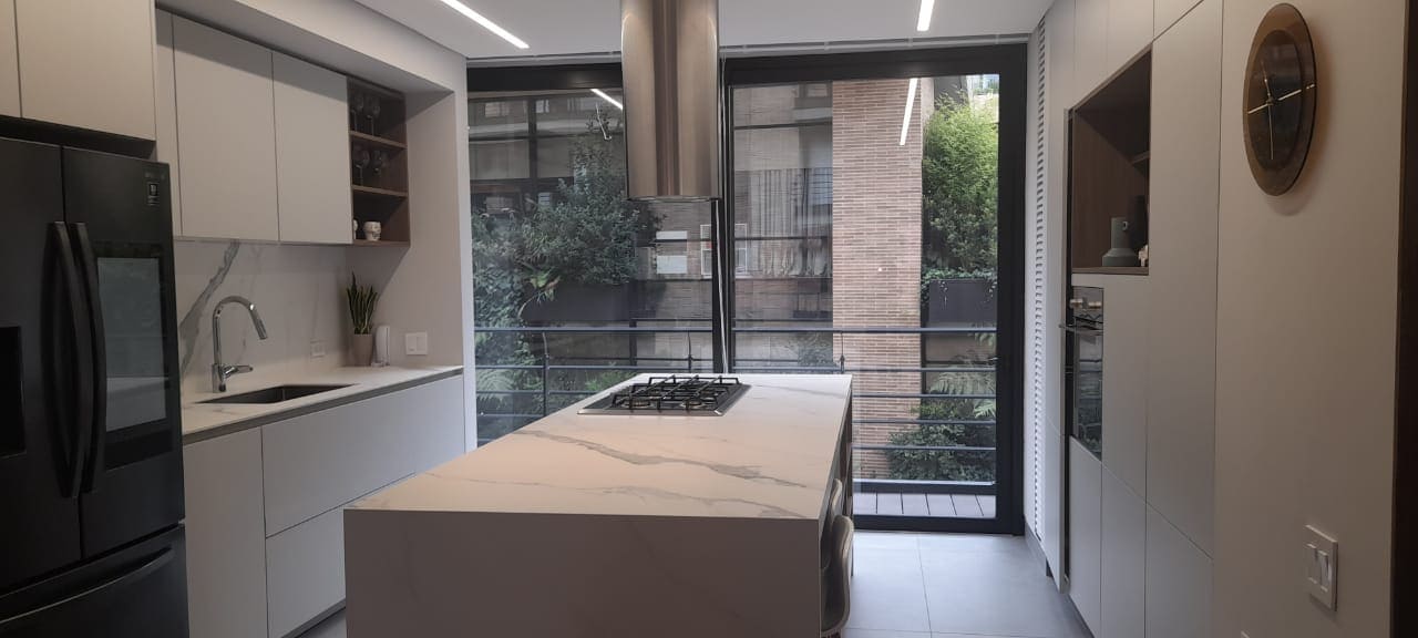 Apartamento En Arriendo - Los Rosales, Bogota