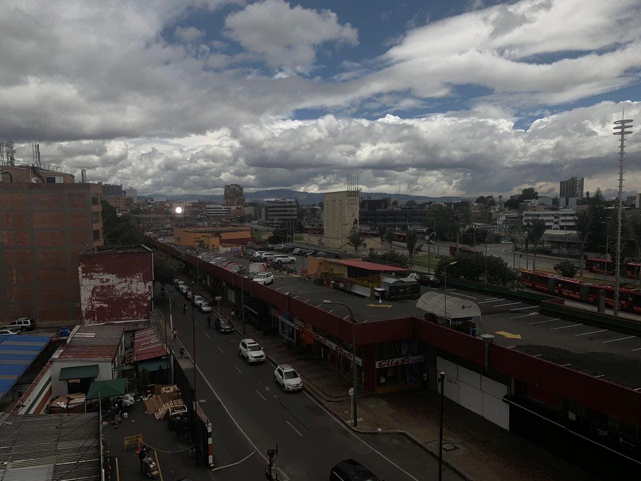 Edificio En Arriendo - Lago Gaitan, Bogota