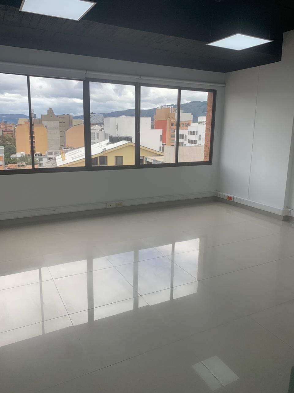 Edificio En Arriendo - Lago Gaitan, Bogota